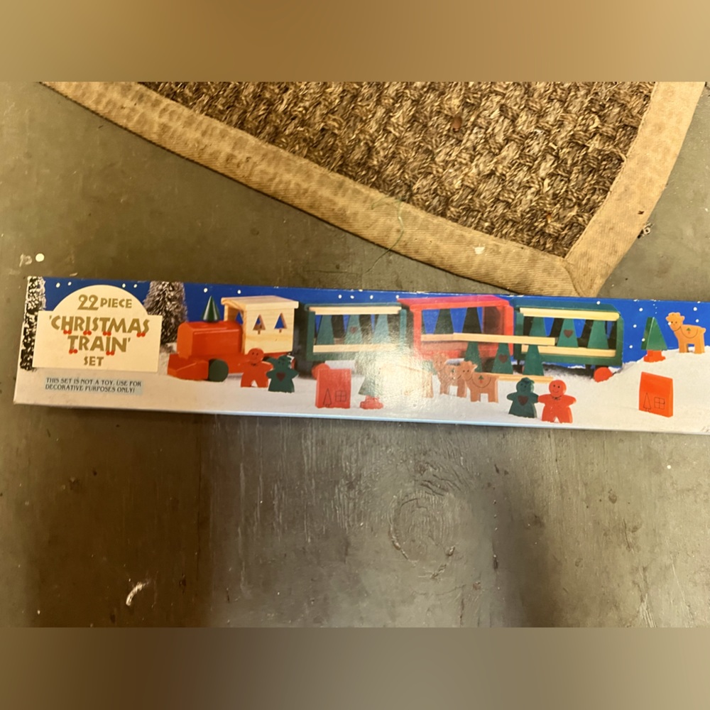 CHRISTMAS TRAIN SET 22 Piece International Christmas 1994 Handmade All Wood.